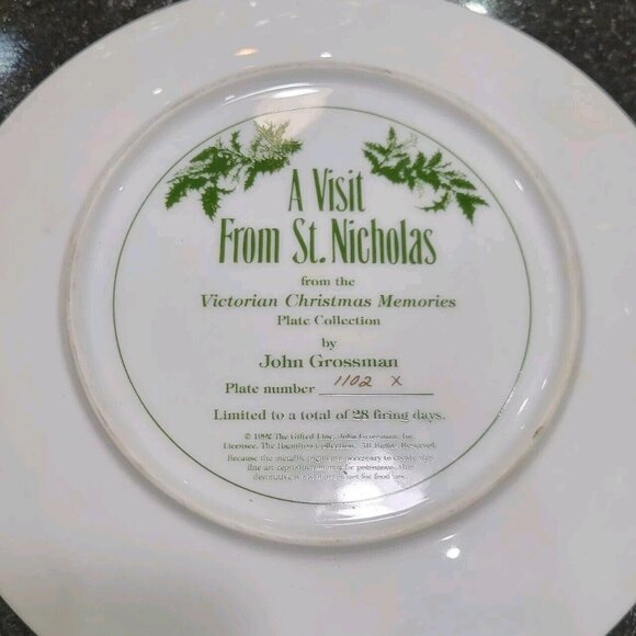1992 Hamilton Christmas Plate A Visit From St. Nicholas by John Grossman 8 1/4” - Picture 3 of 3